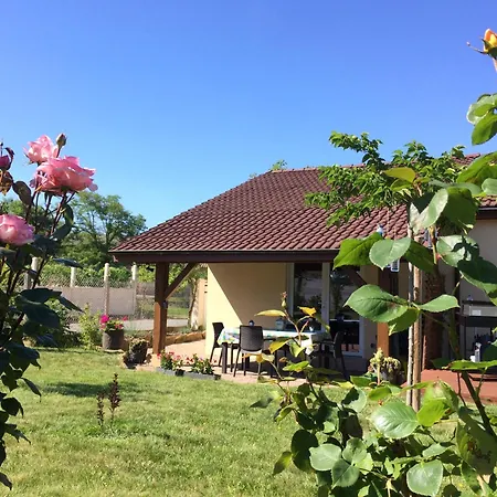 La Liberte Dans Le Beaujolais Holiday home